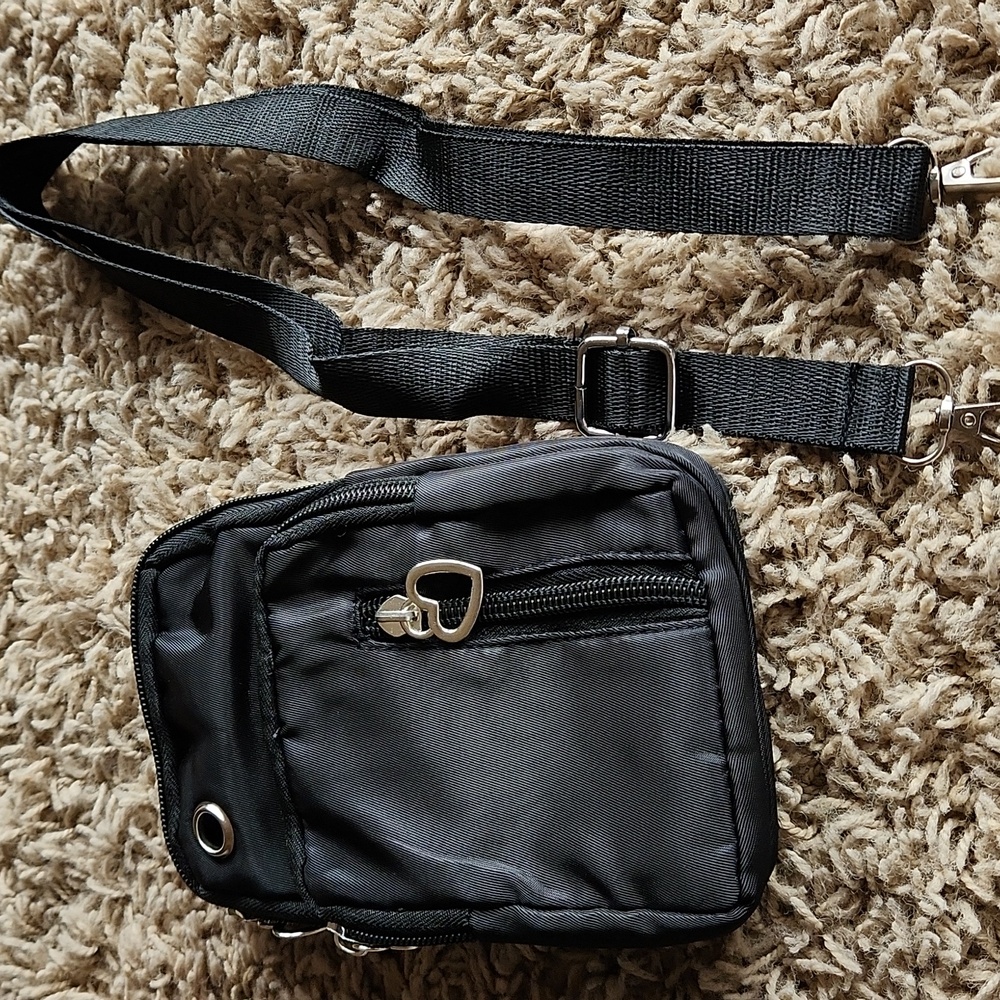 NWOT Black Nylon Womans Small Crossbody Bag - Picture 5 of 6
